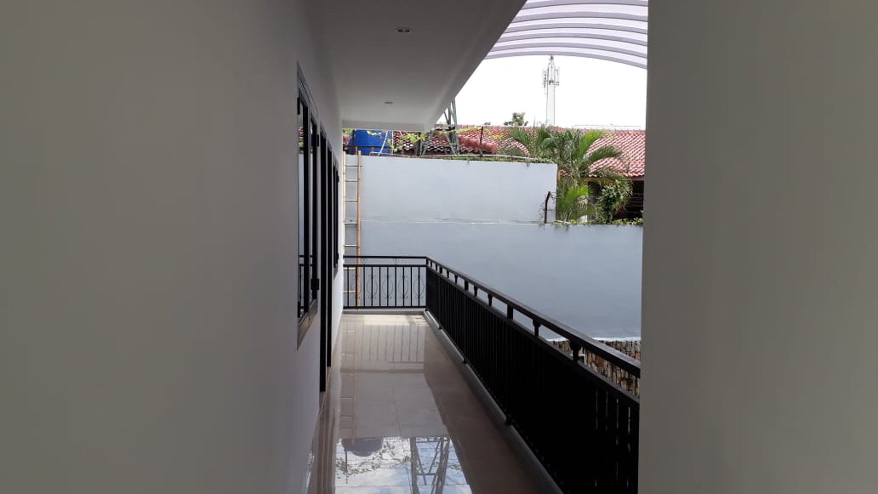 Rumah baru renovasi total di  Menteng, Jakarta Pusat