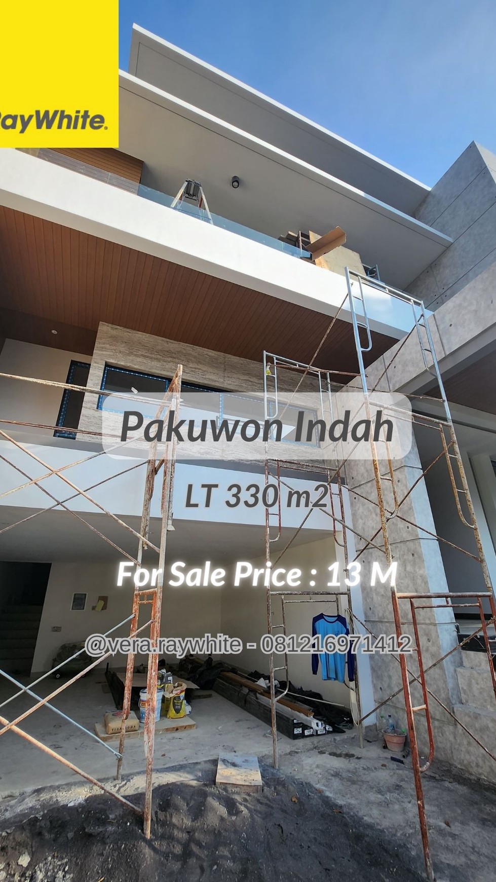 dijual rumah mewah split level pakuwon indah