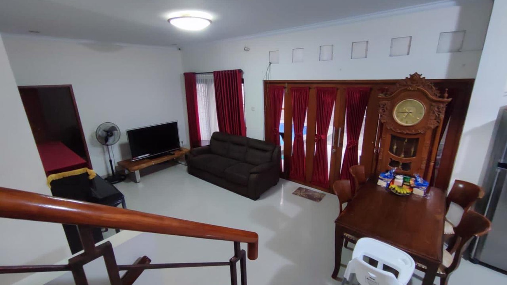 DISEWAKAN RUMAH MEWAH FULL FURNISHED di MERAPI VIEW, SLEMAN