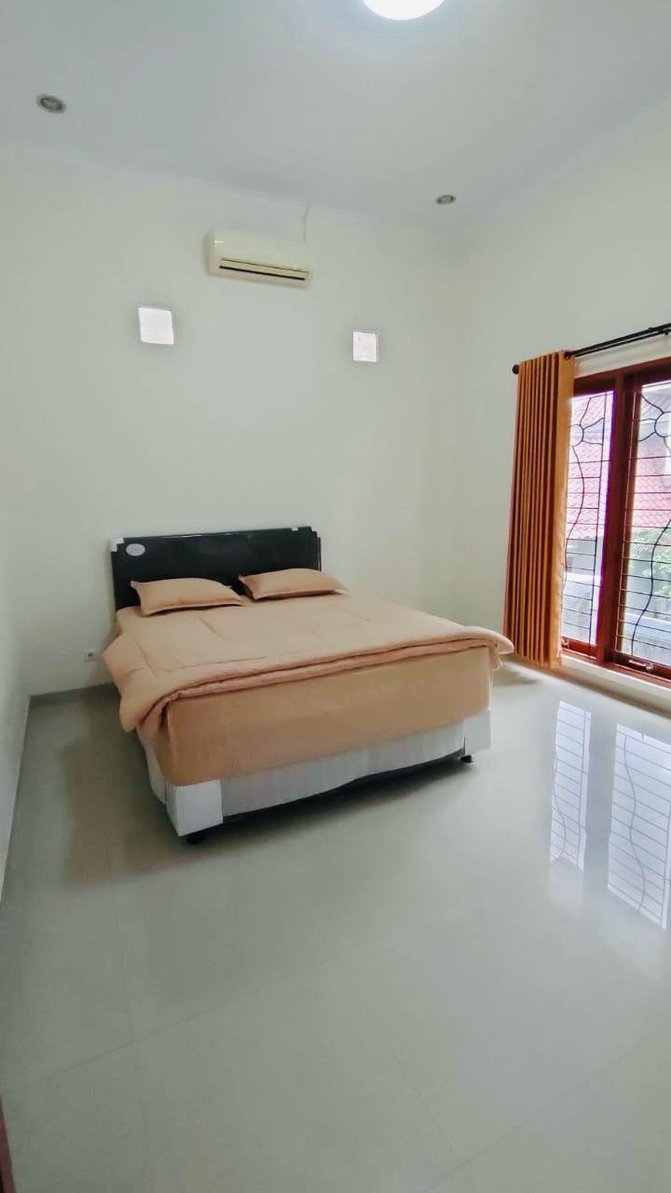 DISEWAKAN RUMAH MEWAH FULL FURNISHED di MERAPI VIEW, SLEMAN