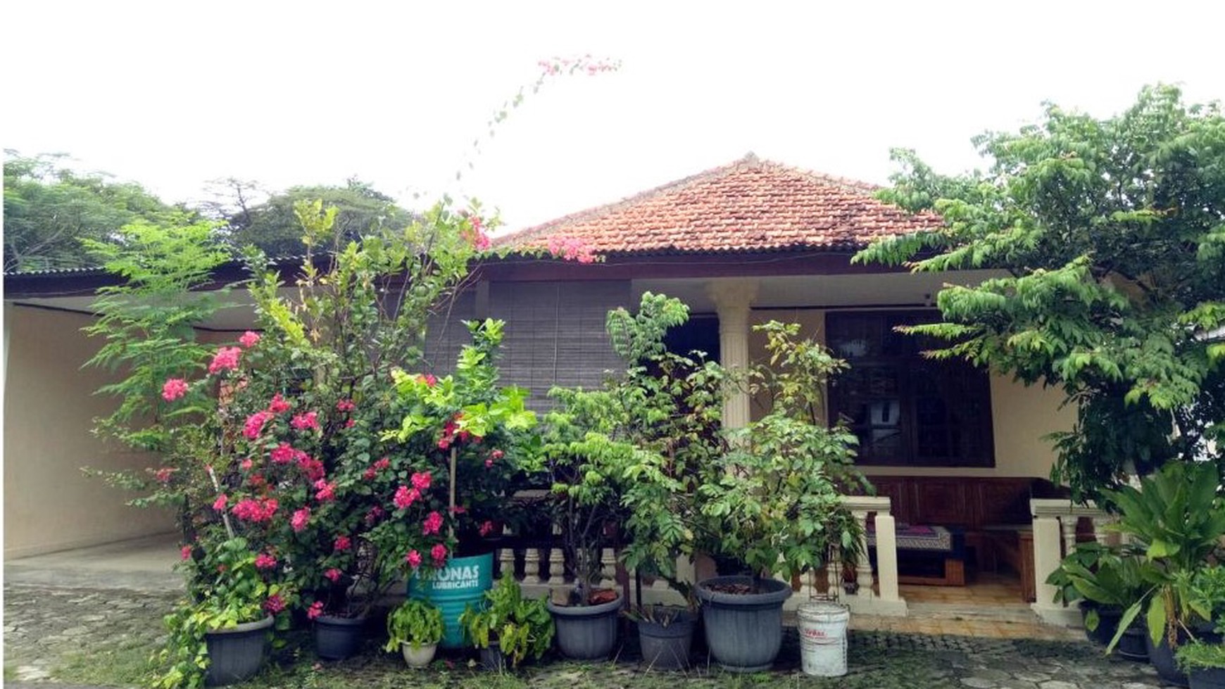 Tanah Beserta Rumah Dengan Lokasi Strategis Di Pinggir Jalan Utama Di Jalan Adhyaksa Raya, Lebak Bulus, Jakarta Selatan