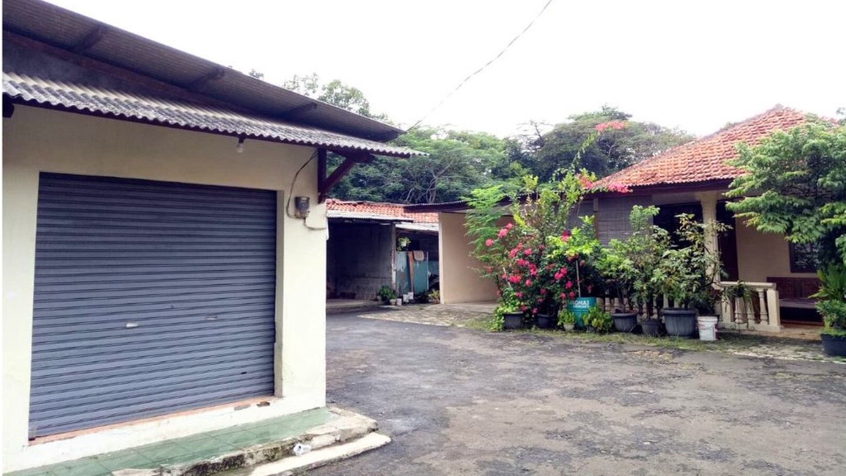 Tanah Beserta Rumah Dengan Lokasi Strategis Di Pinggir Jalan Utama Di Jalan Adhyaksa Raya, Lebak Bulus, Jakarta Selatan