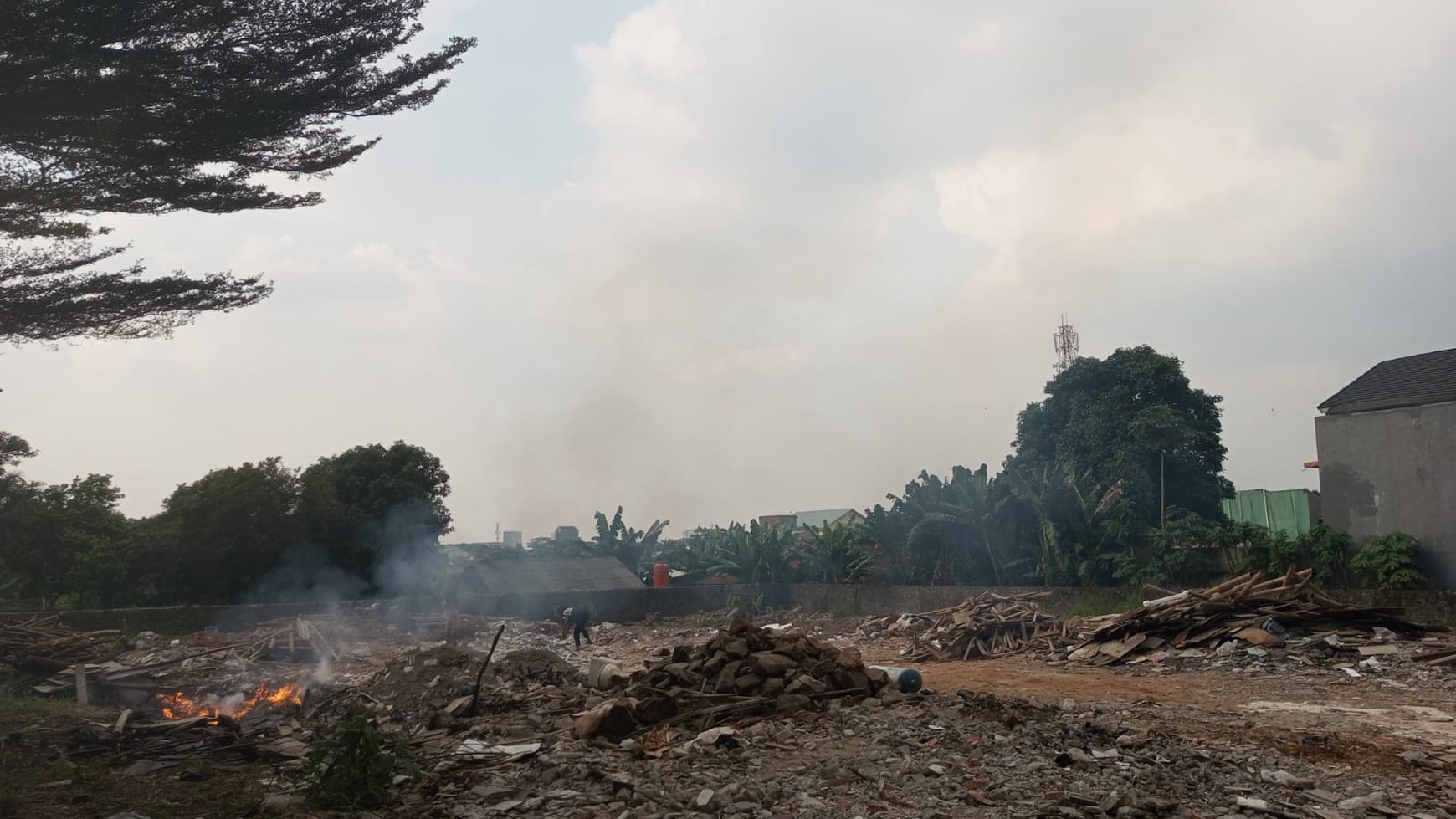 Tanah pinggir jalan cocok untuk Usaha Ciputat Raya