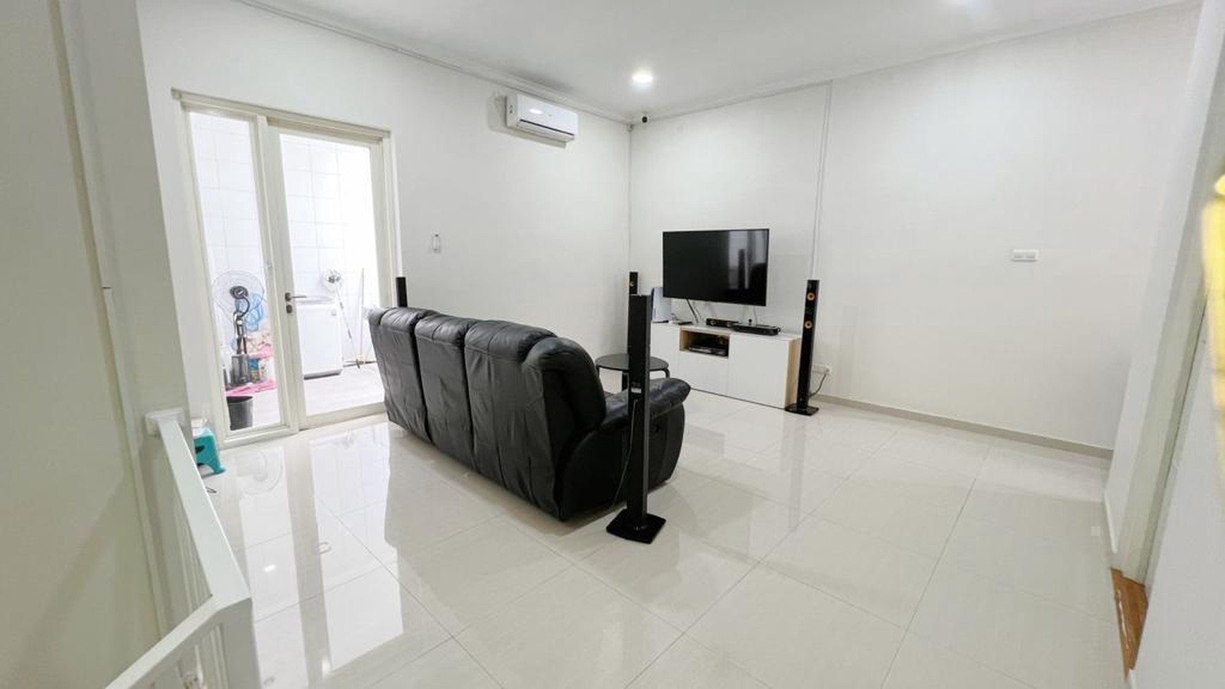 Rumah modern minimalis 2 lantai siap tinggal! - Harga murah