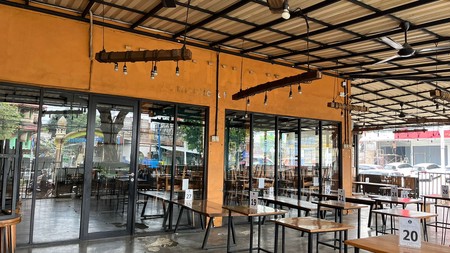 RUKO Lokasi Hook dan Strategis cocok untuk Restaurant atau Cafe di Tebet, Jakarta Selatan