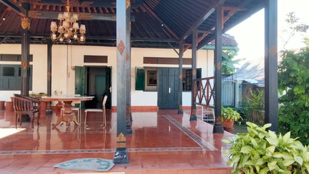 Rumah Tinggal Klasik Dengan Joglo Lokasi Strategis Dekat Tugu Yogyakarta 