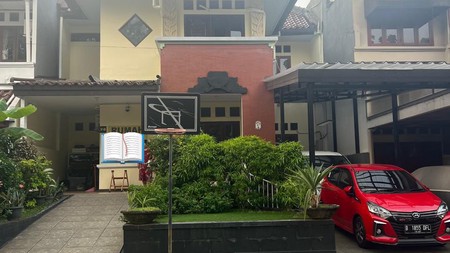 Rumah 2 lantai Baliview Cirendeu