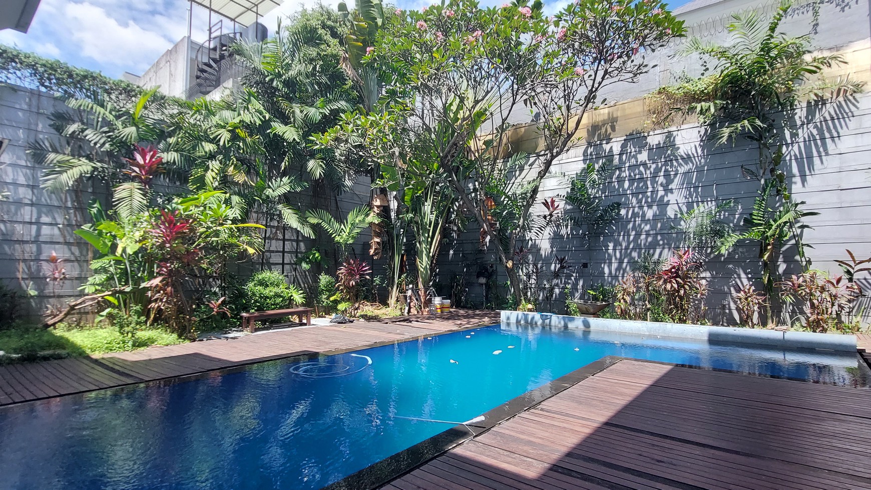 Rumah Hitung Tanah Area Cipete