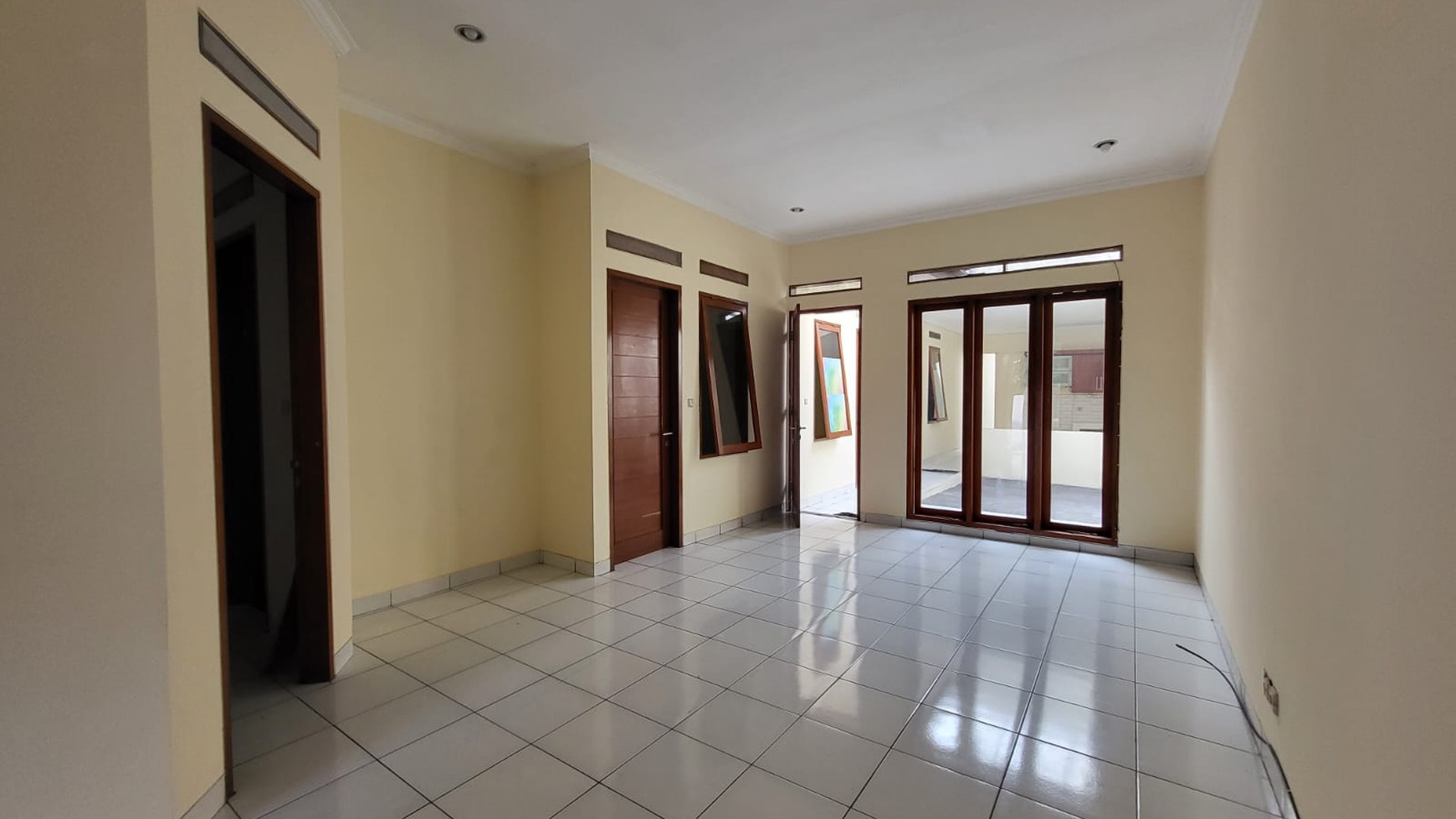 Rumah Hitung Tanah Area Cipete