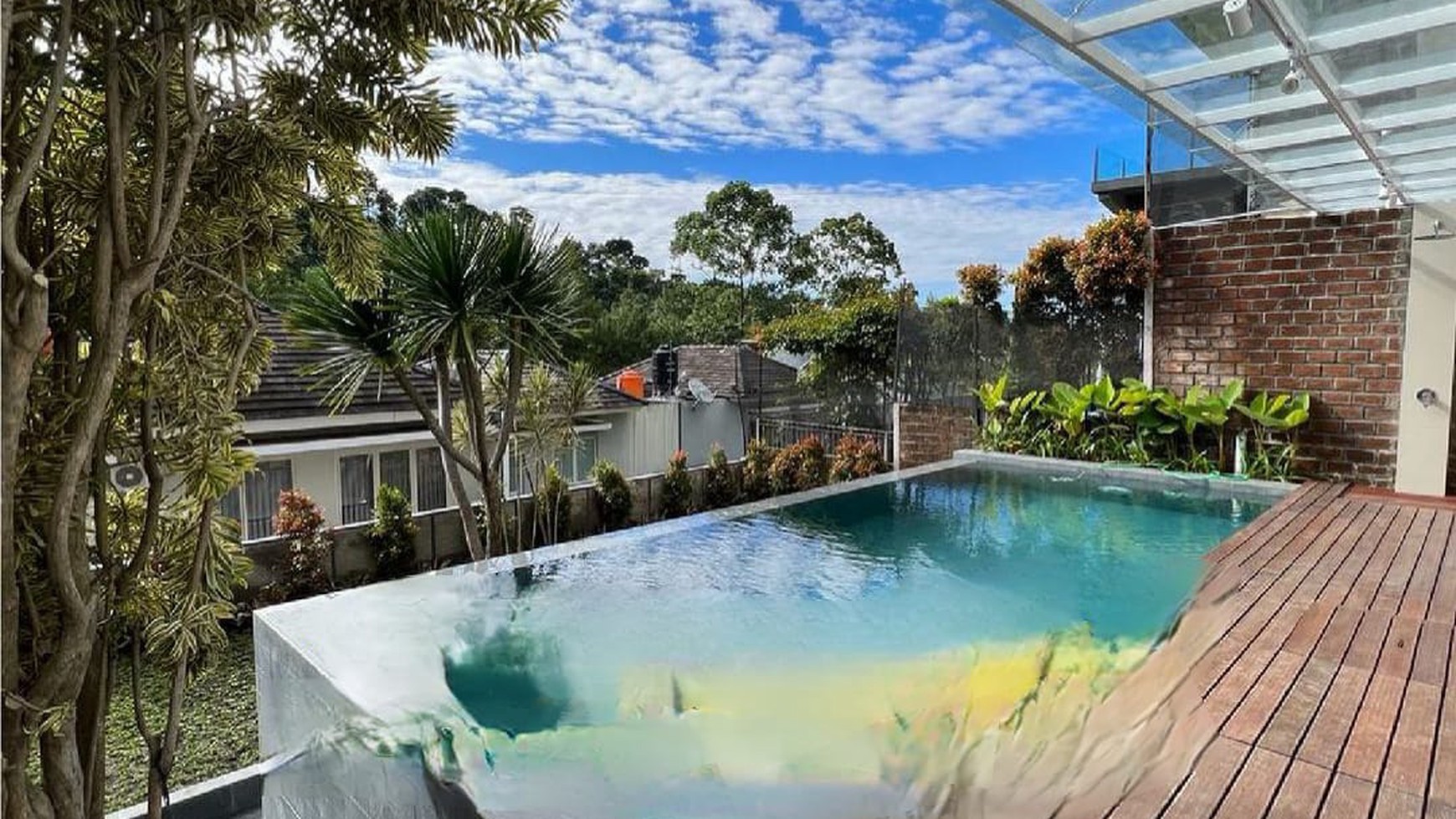 Rumah Hitung Tanah Area Cipete