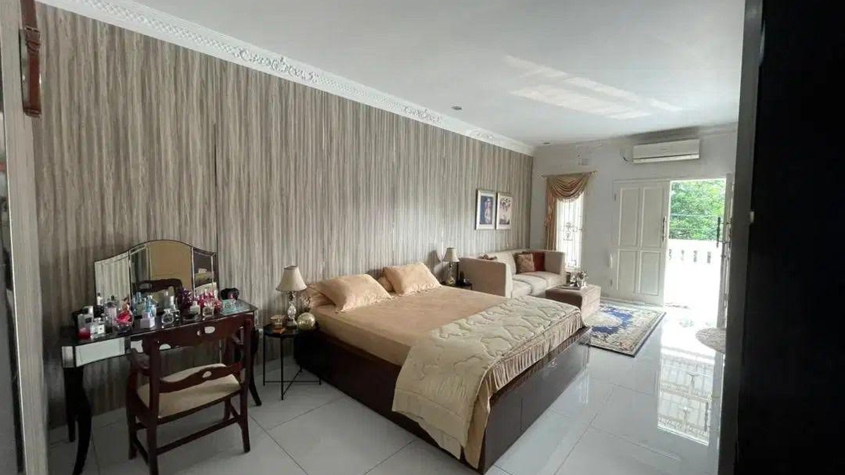 Rumah Mewah Full Furnished di Cinere, Jakarta Selatan