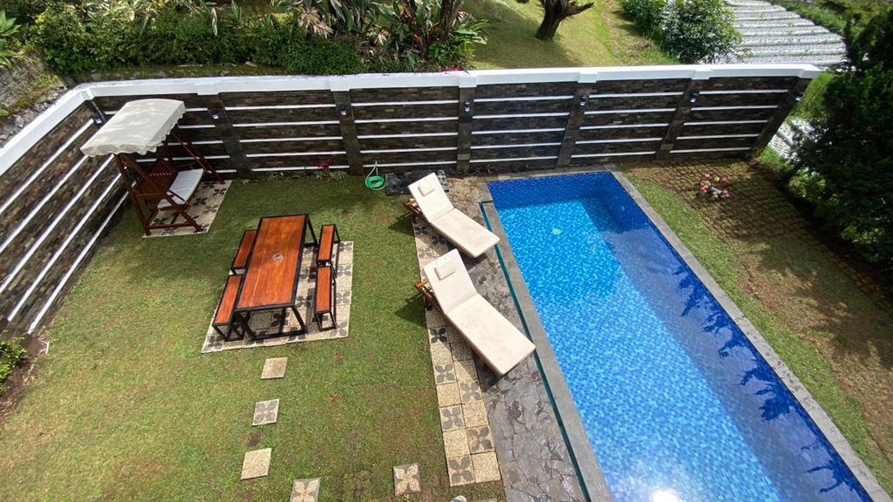 Villa Lux Asri Ada Kolam Renang di Lembang