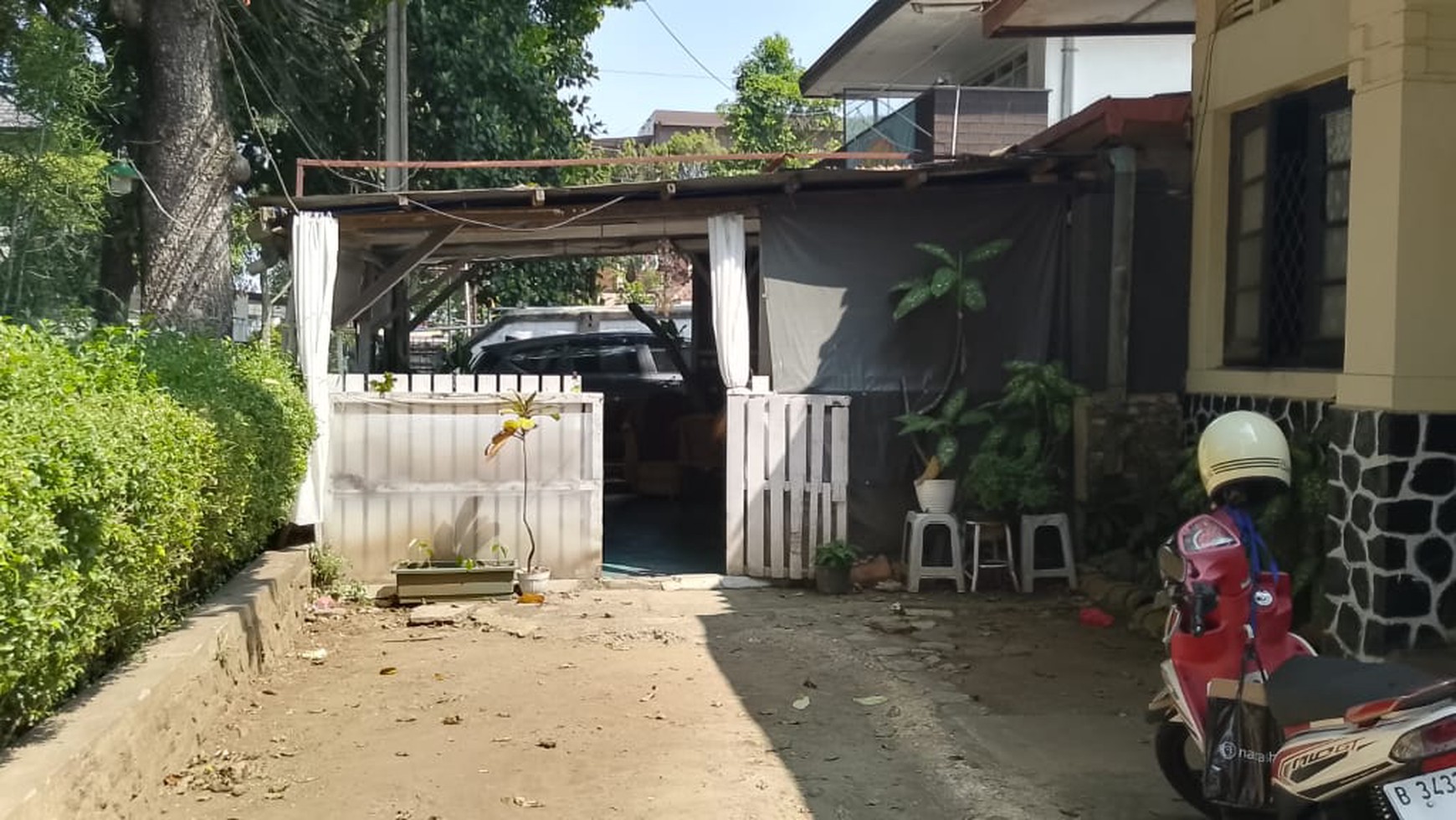 Rumah Hitung Tanah di Tengah Kota Sayap Pajajaran