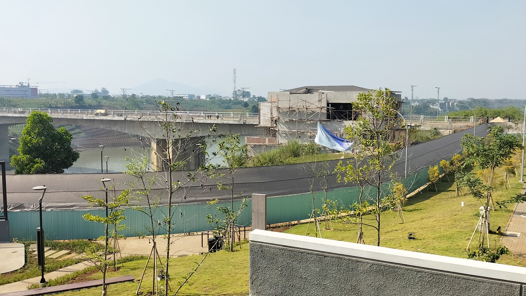 Disewakan Rumah Bagus Hoek Kota Baru Parahyangan Bandung