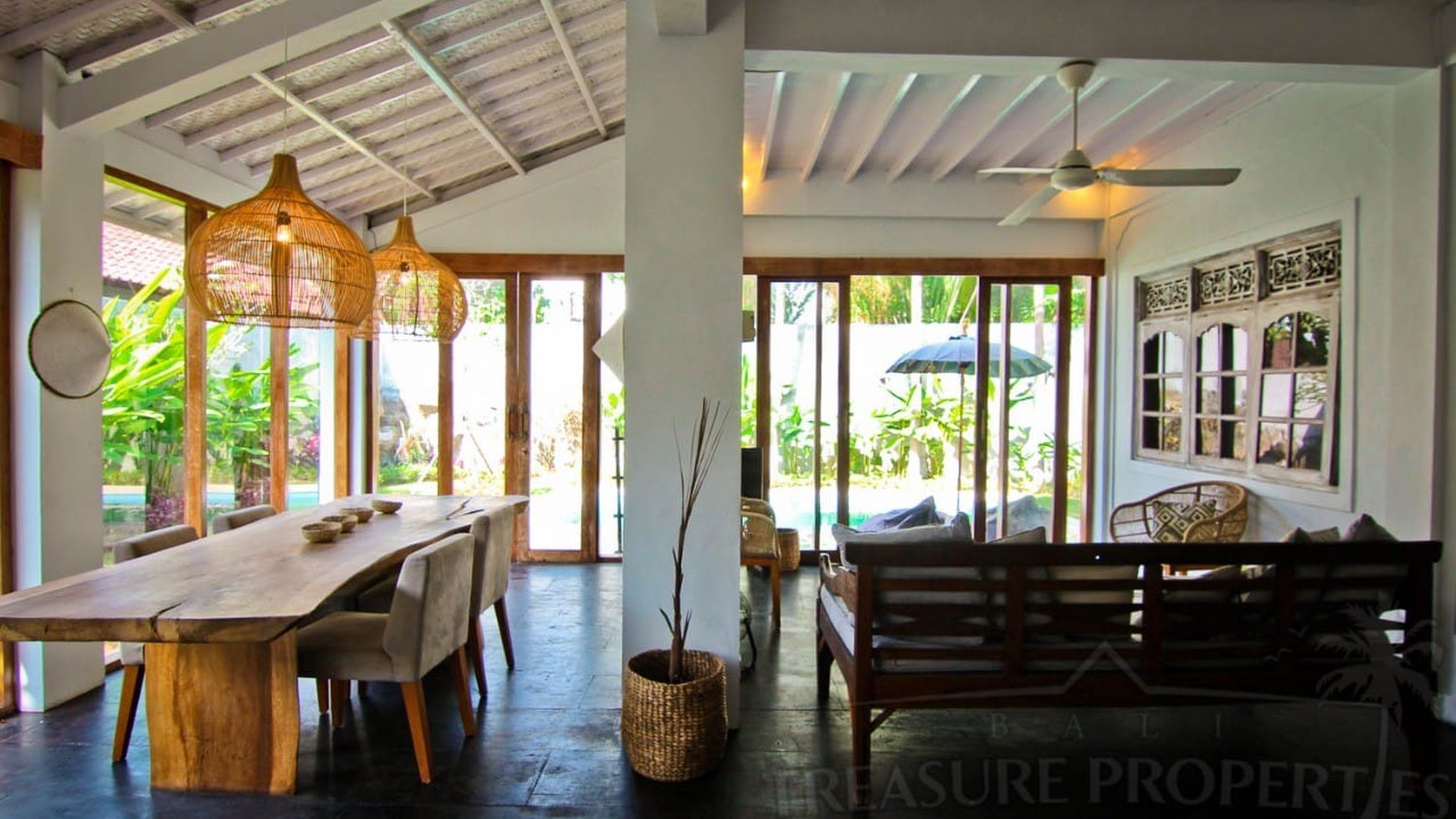 3 Bedrooms Villa Leasehold In Heart Seminyak