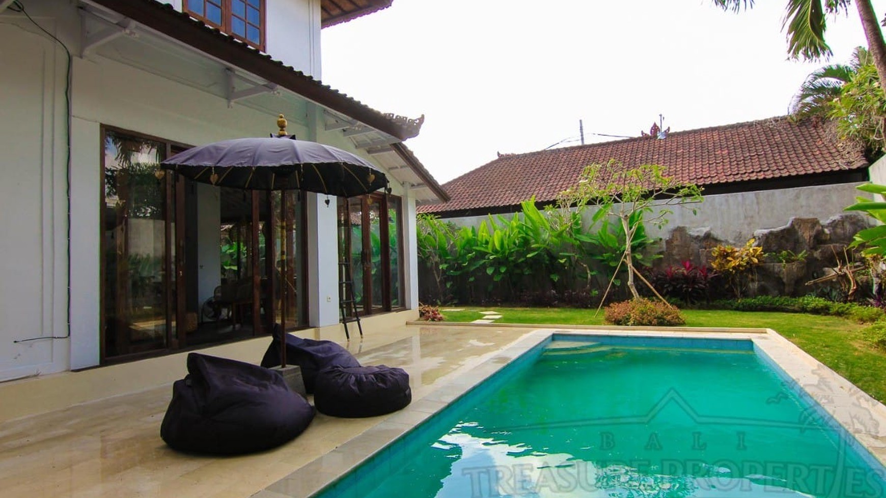 3 Bedrooms Villa Leasehold In Heart Seminyak