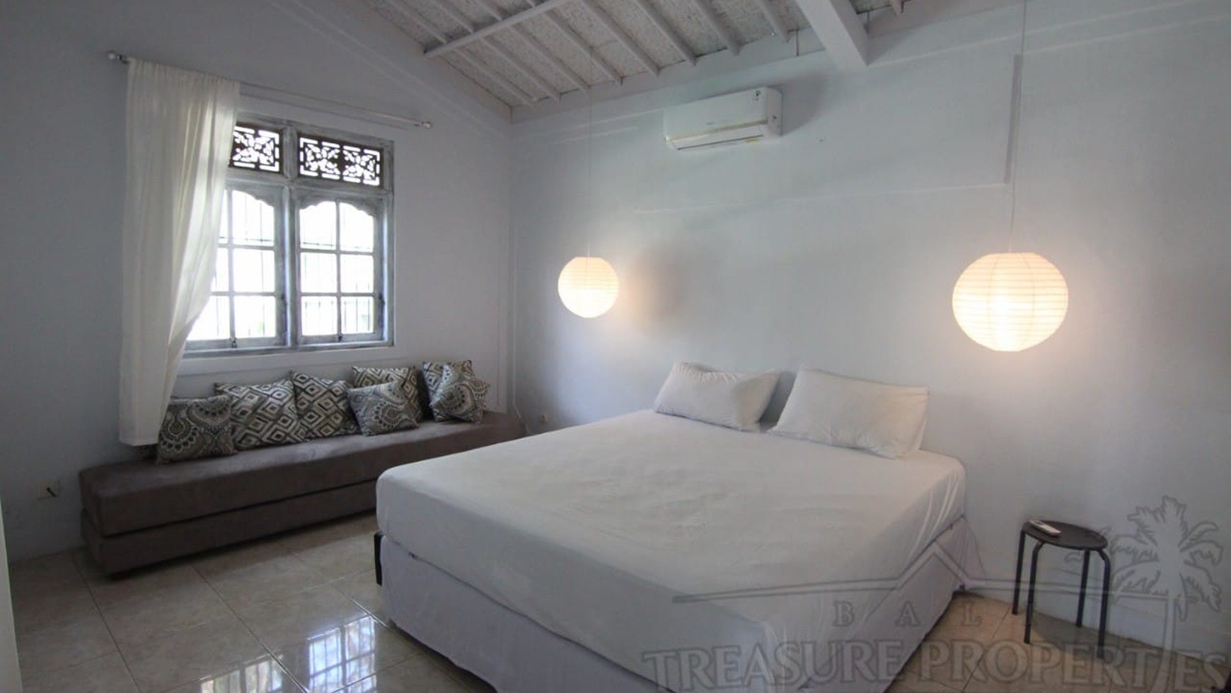 3 Bedrooms Villa Leasehold In Heart Seminyak