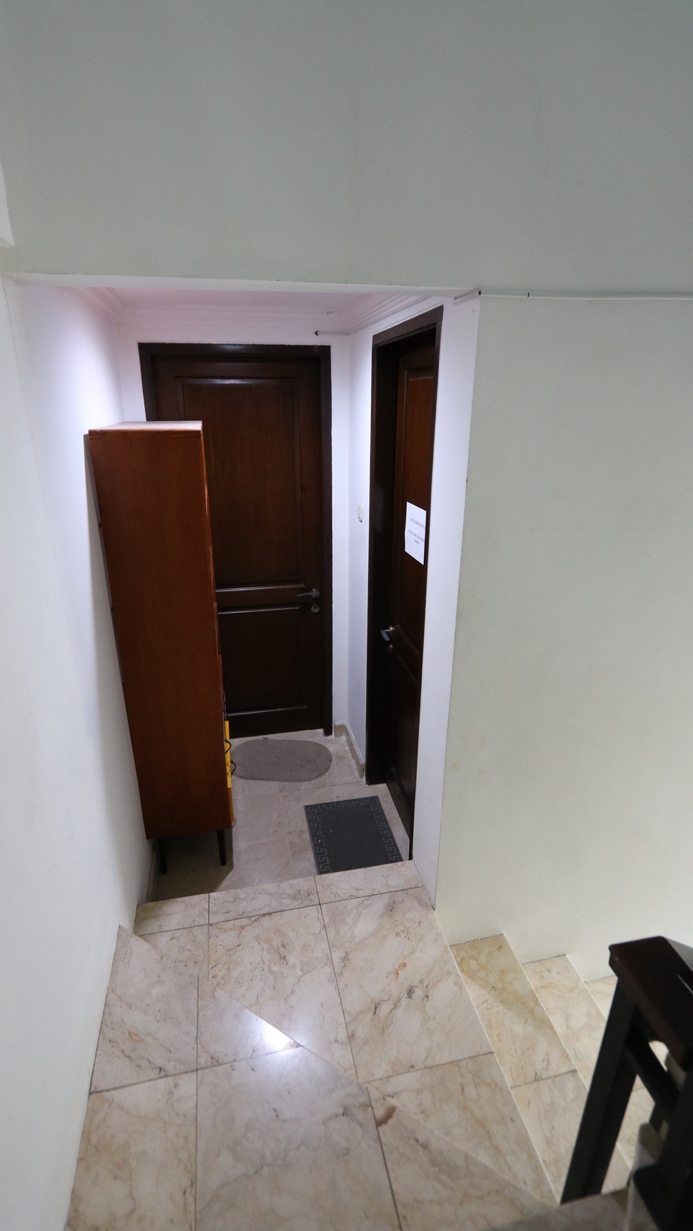 DIJUAL RUMAH MODERN MINIMALIS DENGAN KOLAM RENANG DI JATI PADANG PASAR MINGGU, DEKAT CILANDAK, TB SIMATUPANG / For Sale : A Modern & Minimalist Home with Pool 