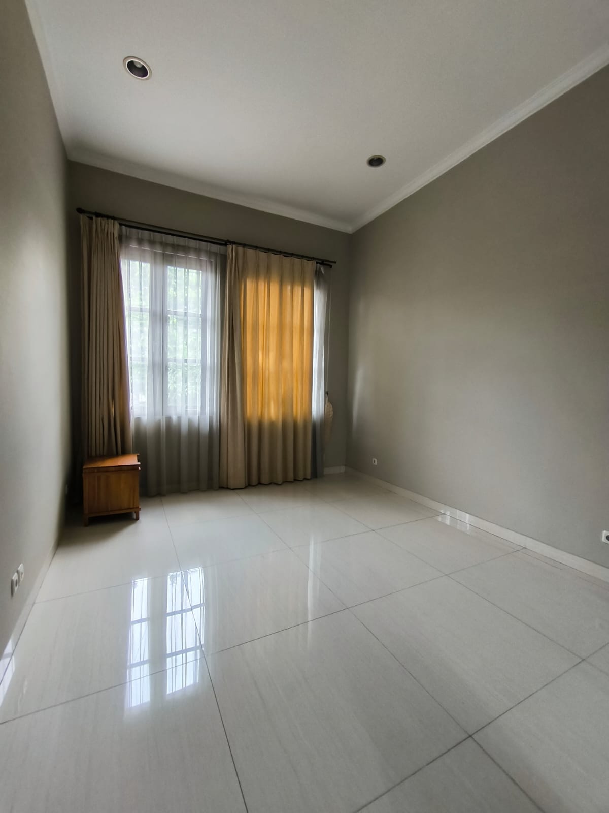 RUMAH DIJUAL JALAN CINIRU KEBAYORAN BARU JAKARTA SELATAN