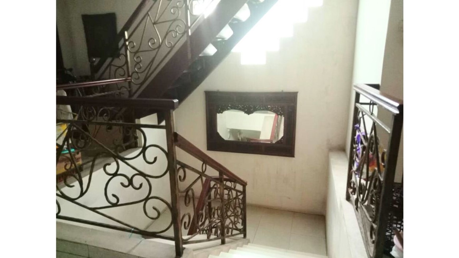 Rumah Tinggal dan Tempat Usaha 2 Lantai di Bintaro Jaya, Jakarta Selatan