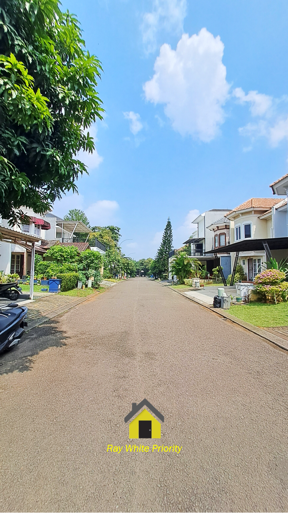 Rumah Semi-Furnished di Dalam Cluster De Latinos, BSD, Tangerang Selatan #HR