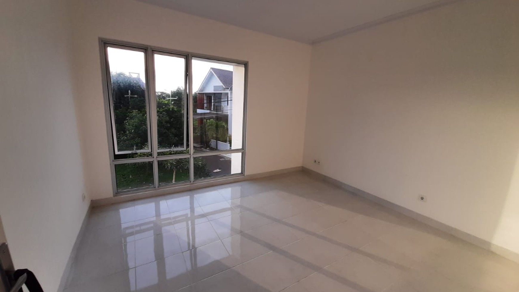 Rumah Hook Minimalis Siap Huni dan Hunian Asri @Gading Serpong