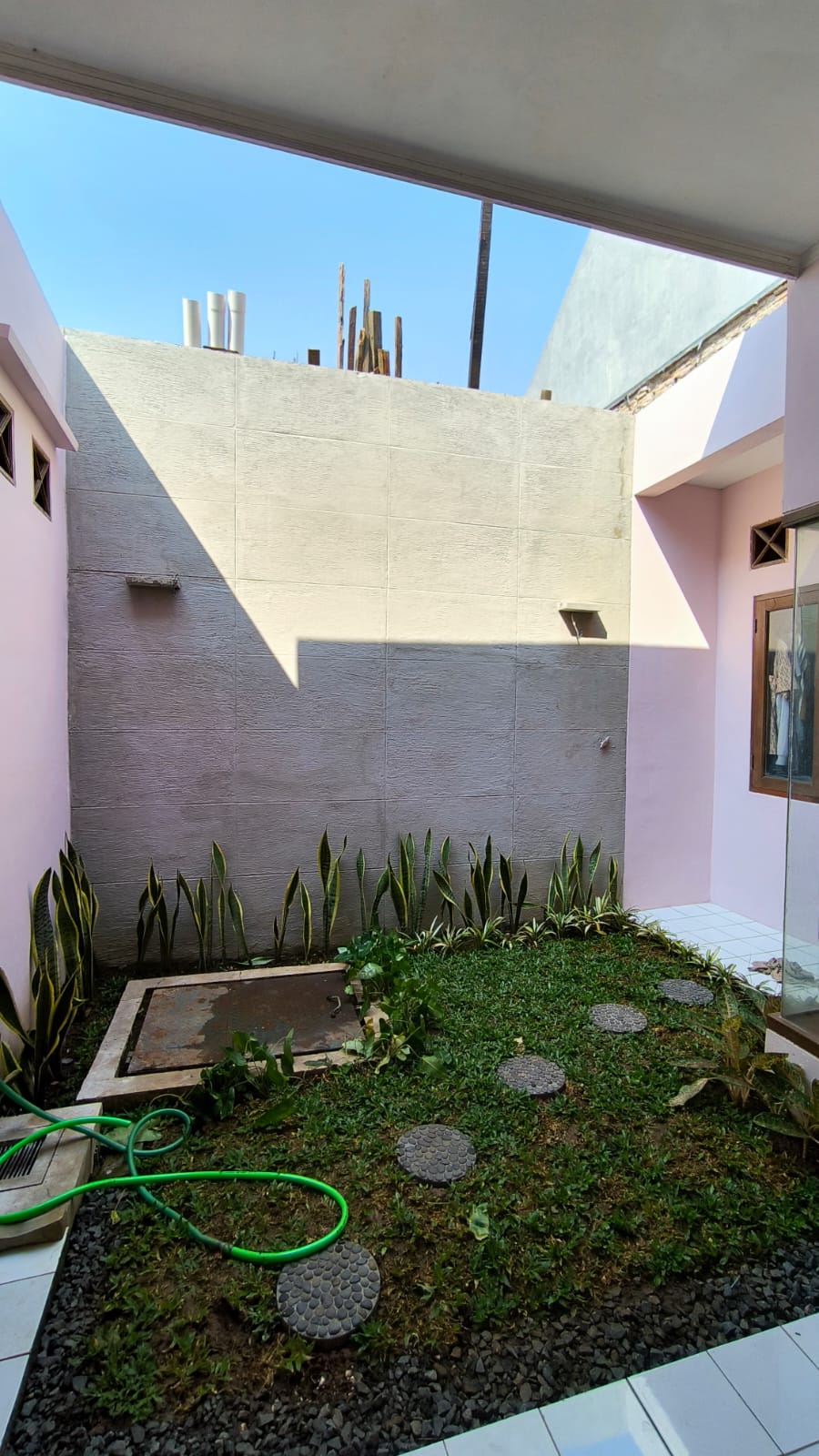 RUMAH DIJUAL JALAN DENPASAR (BALI VIEW CIRENDEU) TANGERANG SELATAN