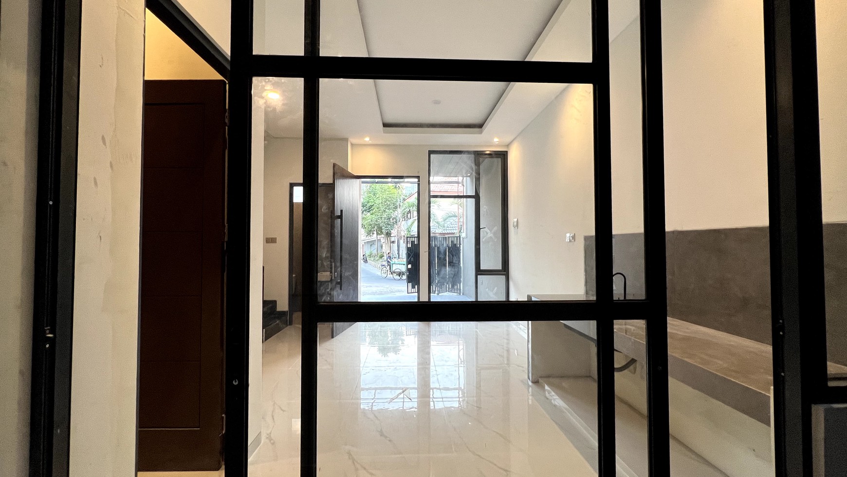 Dijual Rumah area Villa Bukit Mas - Raya Dukuh Kupang Timur - New Baru - Dekat Ciputra World Mall, Akses TOL Satelit, Villa Bukit Mas