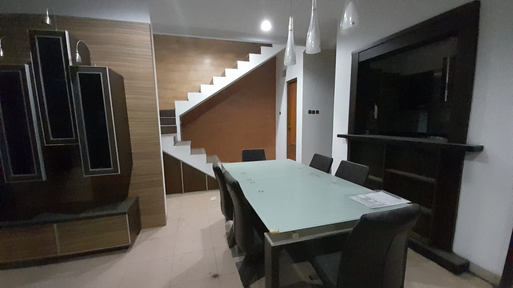 Rumah Minimalis di Komplek Setra Duta Full Furnished