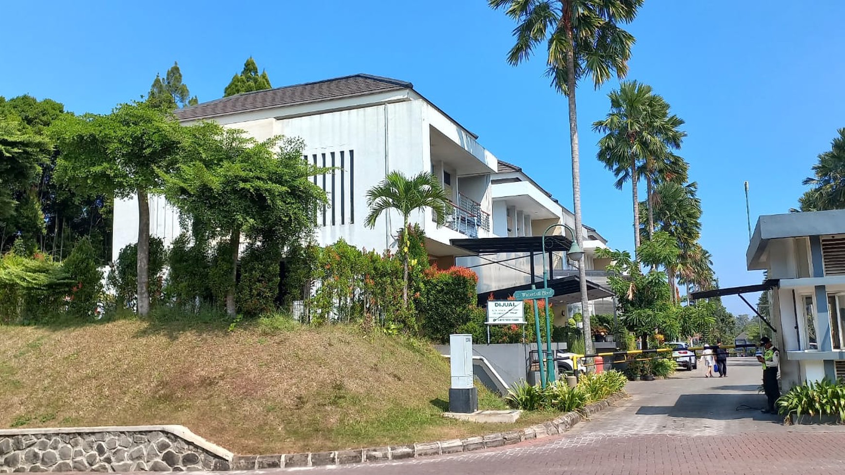 Dijual Rumah Modern (di hoek) Rancamaya: sejuk, aman dan nyaman 