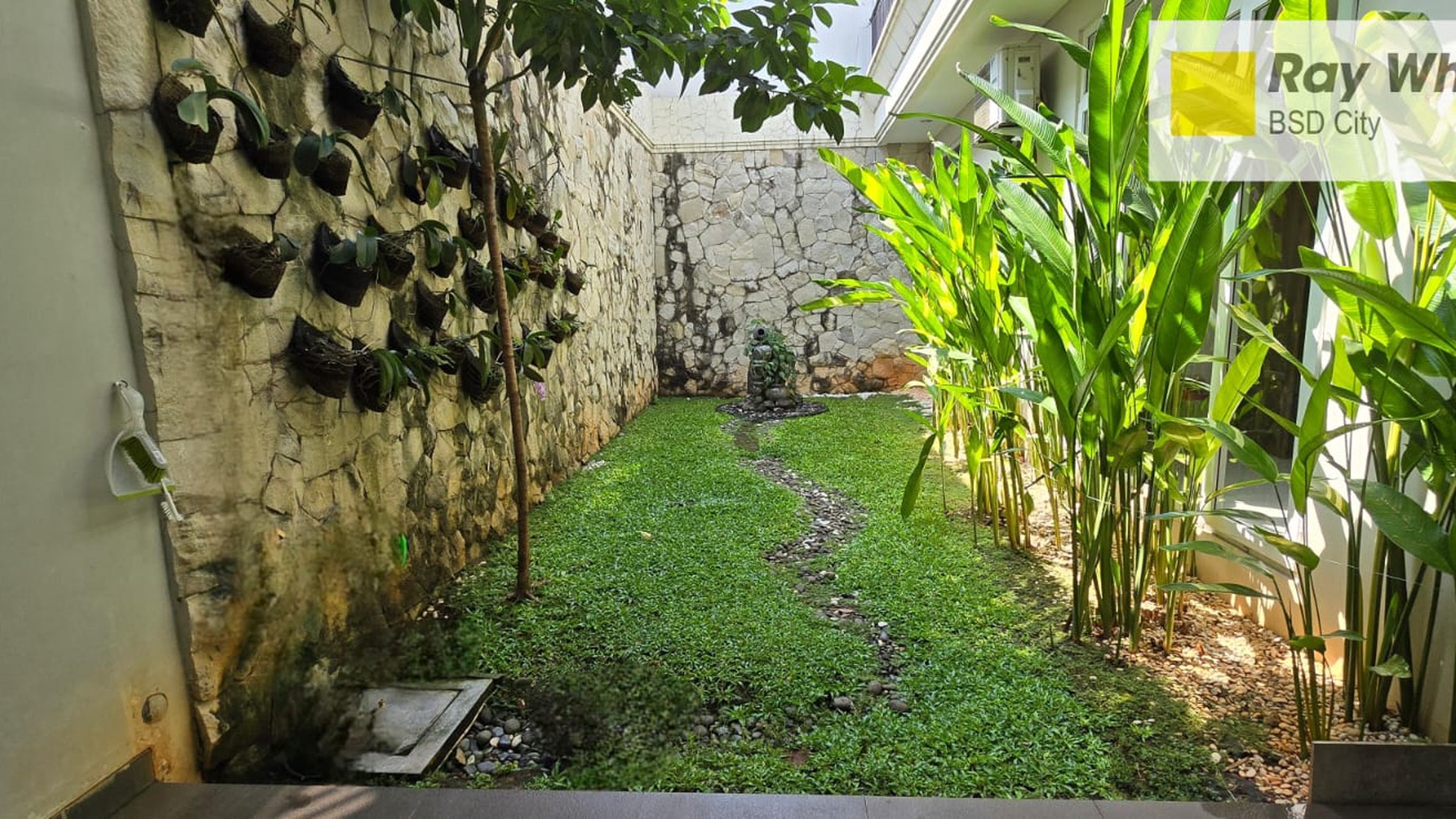 Pondok Indah siap huni, Bangunan tahun Muda