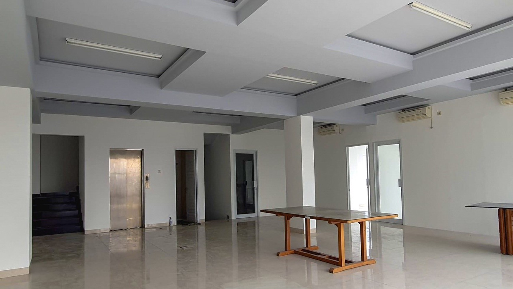 Dijual Ruko Gandeng 4,5 Lantai di Bintaro Raya, Jakarta Selatan