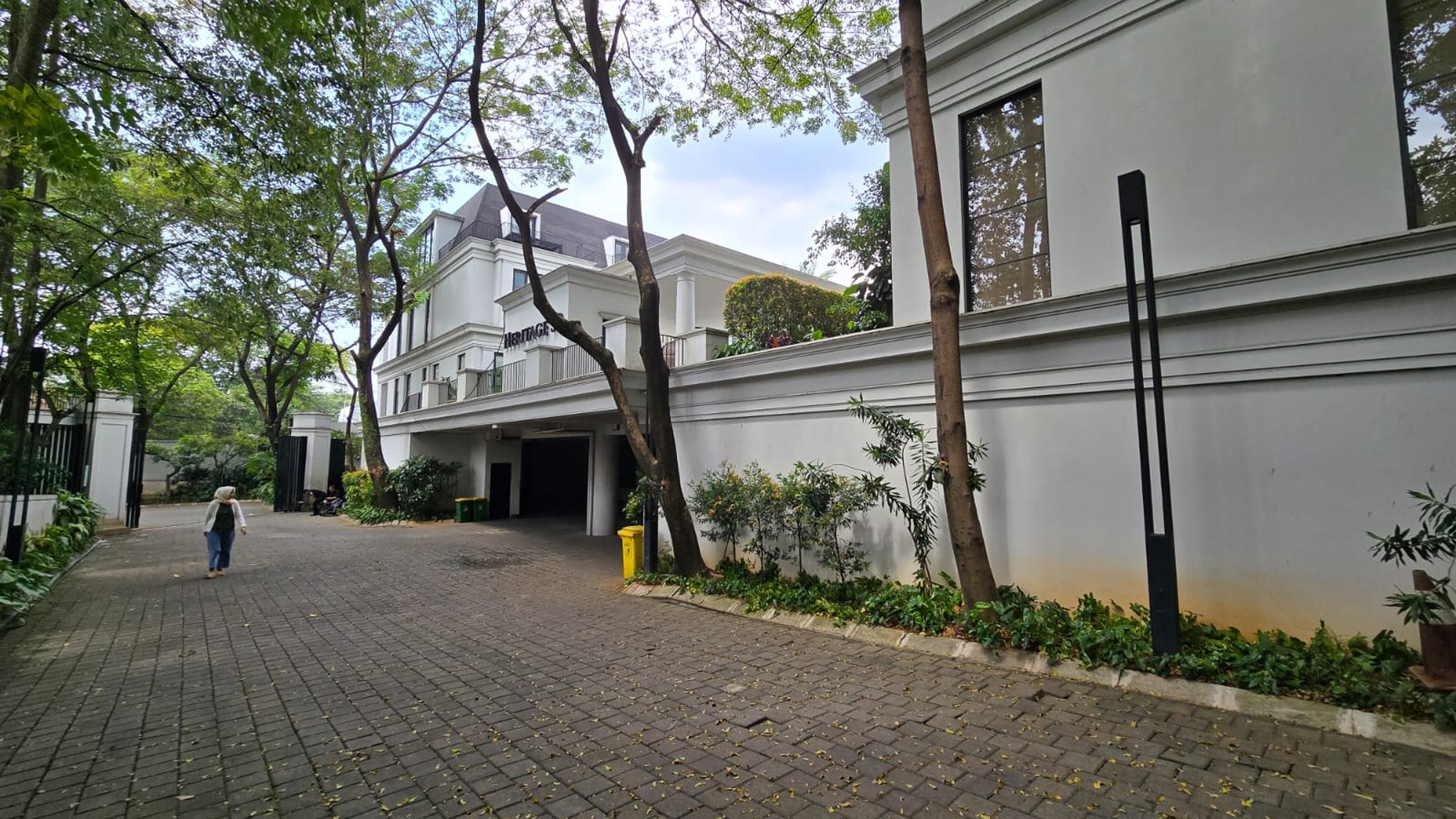 Rumah Bagus Siap Huni Fully Furnished di Kemang Utara Heritage, Jakarta Selatan 