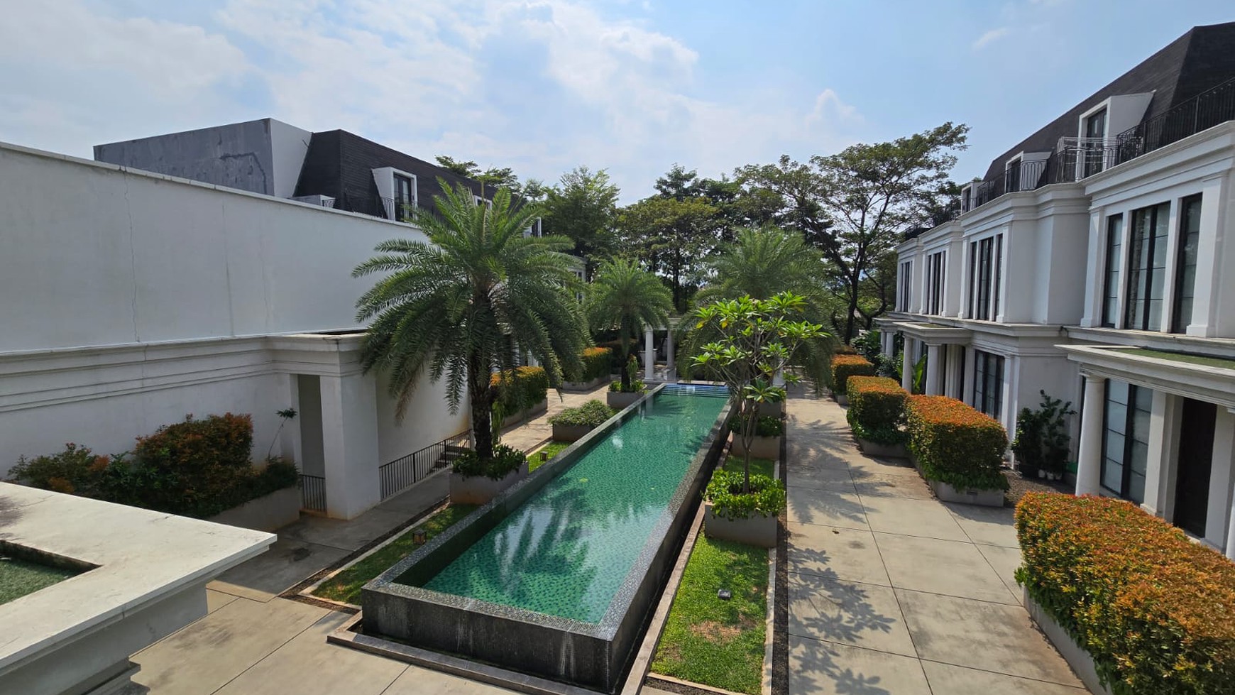 Rumah Bagus Siap Huni Fully Furnished di Kemang Utara Heritage, Jakarta Selatan 