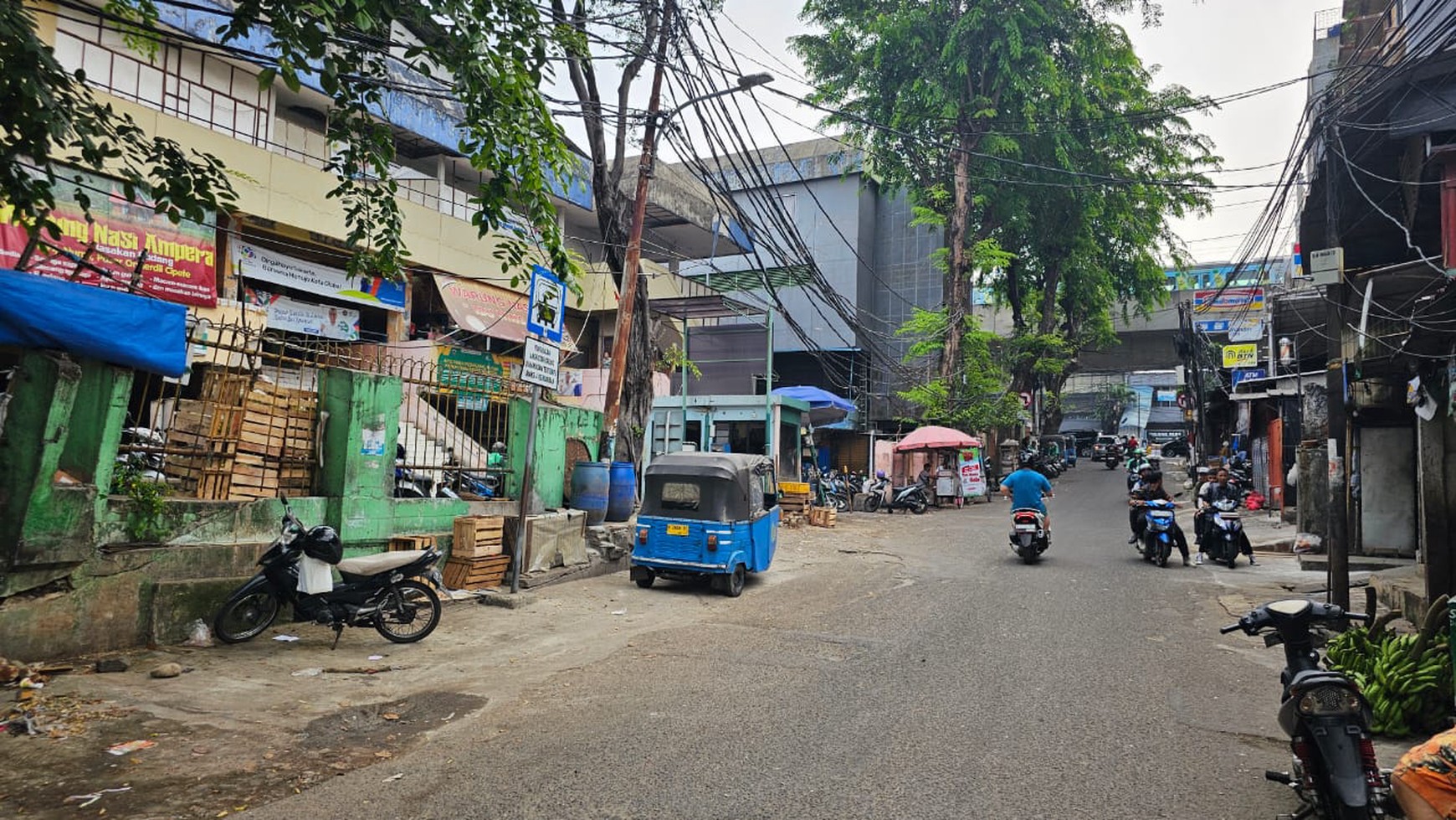 Lahan komersial 762 m2 di jalan damai raya, pasar Cipete. Fatmawati - Jakarta Selatan