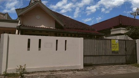 Rumah di Bidara Cina, Bisa untuk Rumah Tinggal atau Kantor, Lokasi Strategis,  Jatinegara, Jakarta Timur