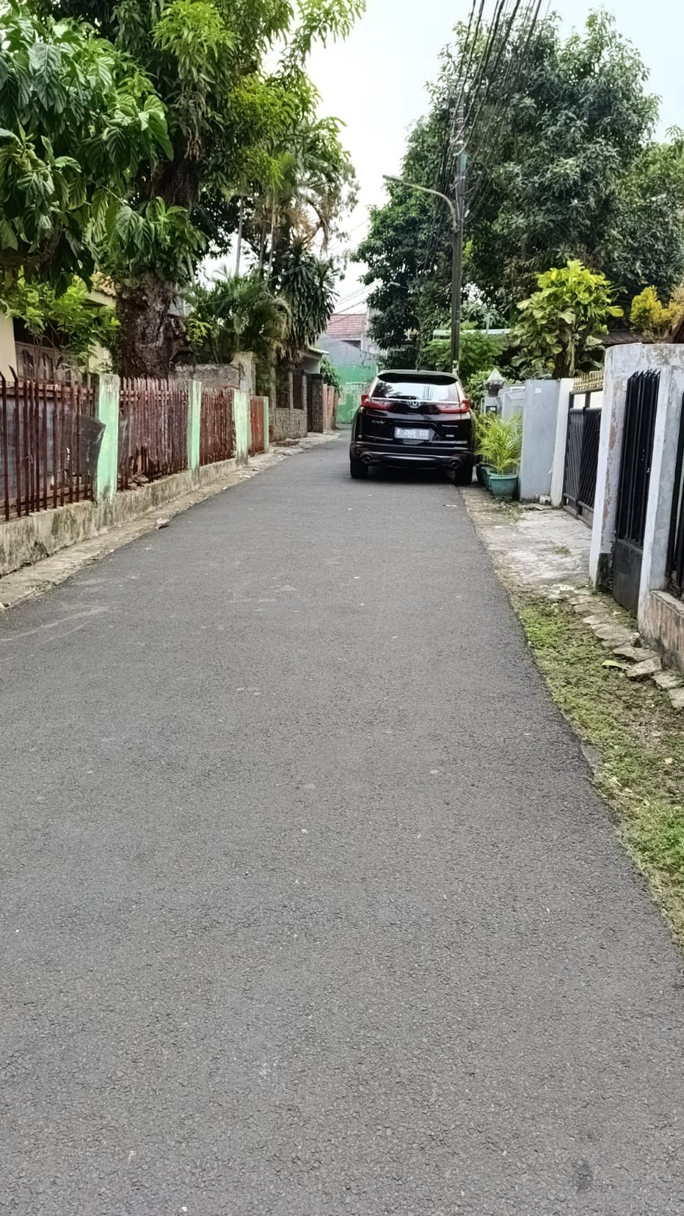 D Jual Rumah tinggal bangunan lama hitung tanah di Jl Sangrila Indah TerusanPetukangan Selatan, Pesanggrahan. Jakarta Selatan.