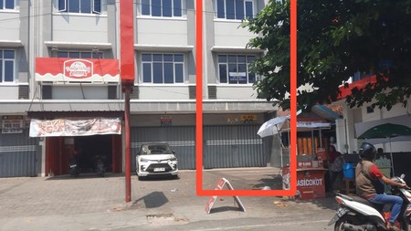 Ruko 3 lantai di Jalan Hayam Wuruk Tanjung Karang Pusat, Bandar Lampung (Lampung)