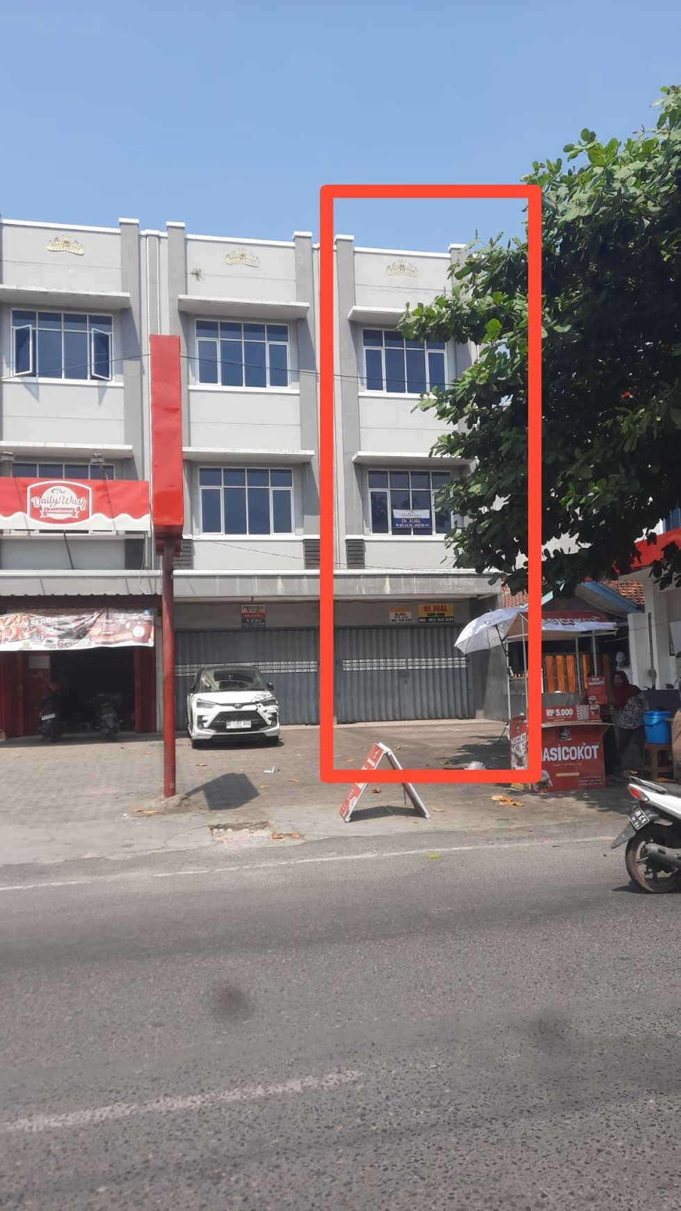 Ruko 3 lantai di Jalan Hayam Wuruk Tanjung Karang Pusat, Bandar Lampung (Lampung)