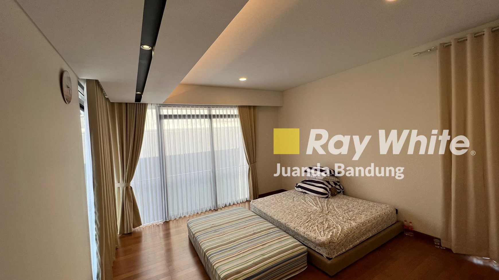 Langka! Bagus! Rumah 2 Lantai Nayapati Residence, Kota Baru Parahyangan!