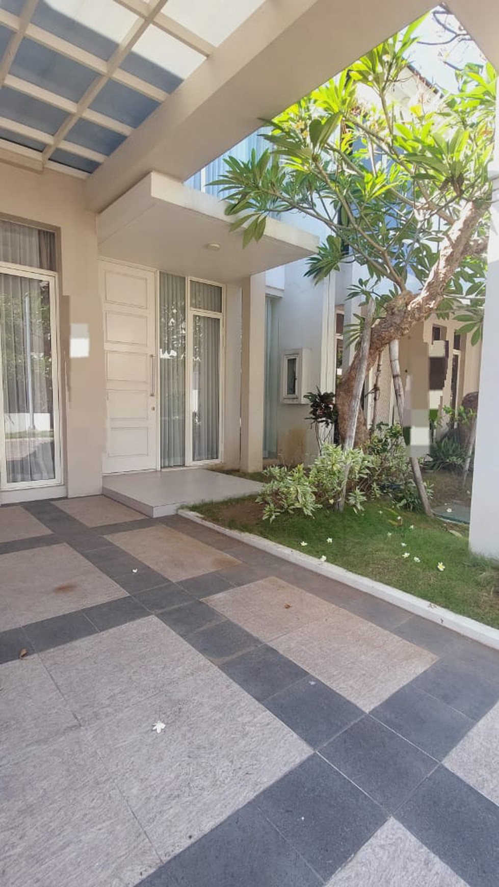 39. DIJUAL RUMAH GRAND PAKUWON SURABAYA