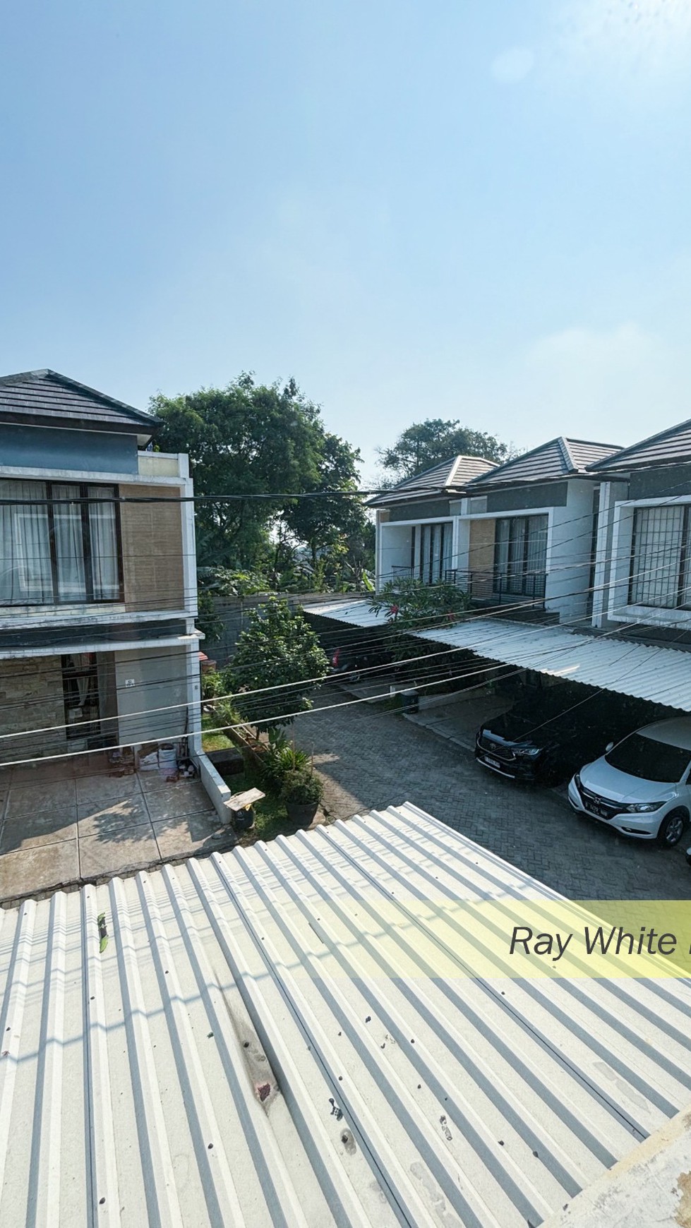 RUMAH HOOK MINIMALIS SIAP HUNI DI BINTARO, TANGERANG SELATAN