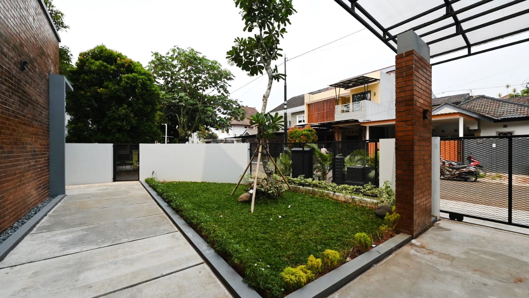 Rumah Bagus Di Kencana Loka, BSD Tangerang Selatan