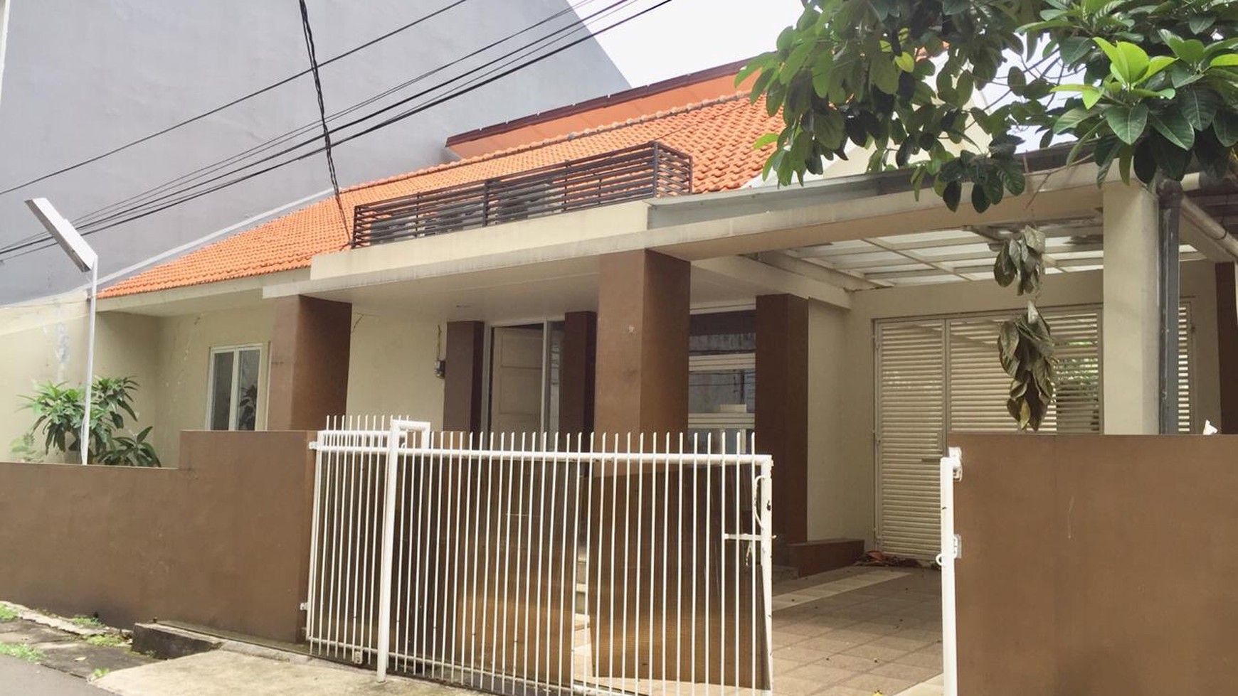 Rumah Disewakan Lokasi Nyaman Jalan Lebar Area Tebet Jakarta Selatan