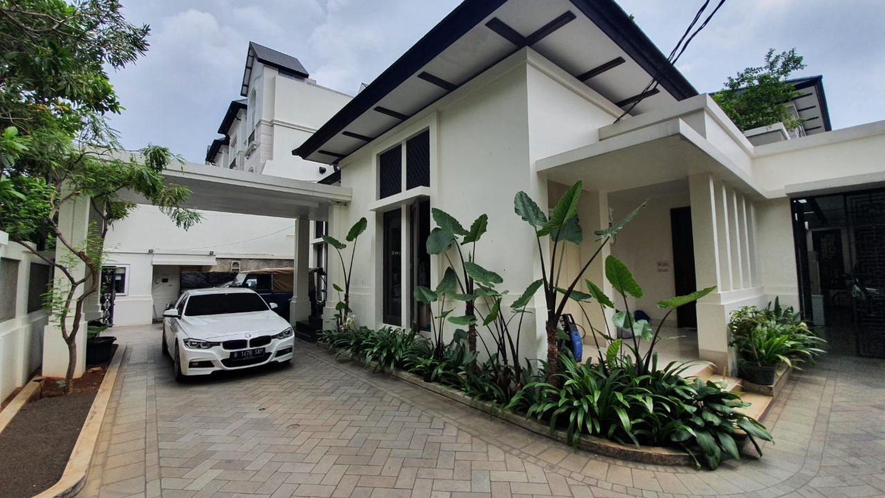 Dijual Rumah Eksklusif Semi Furnished di Bangka XI - Kemang