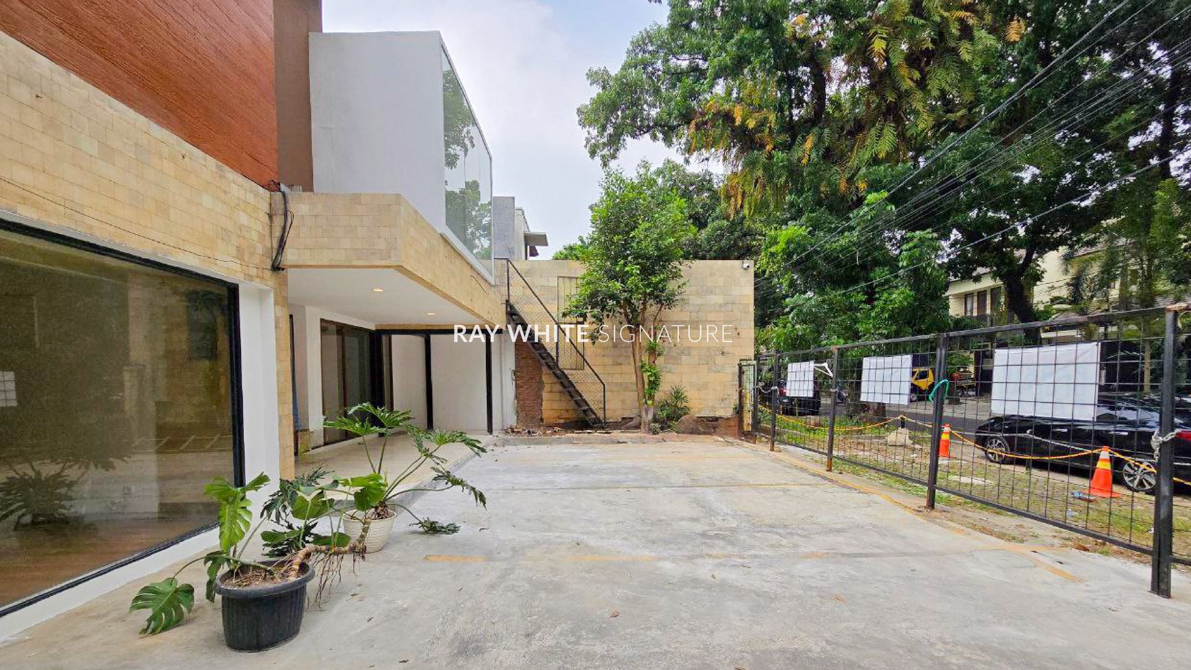 Rumah Hitung Tanah Area Cipete