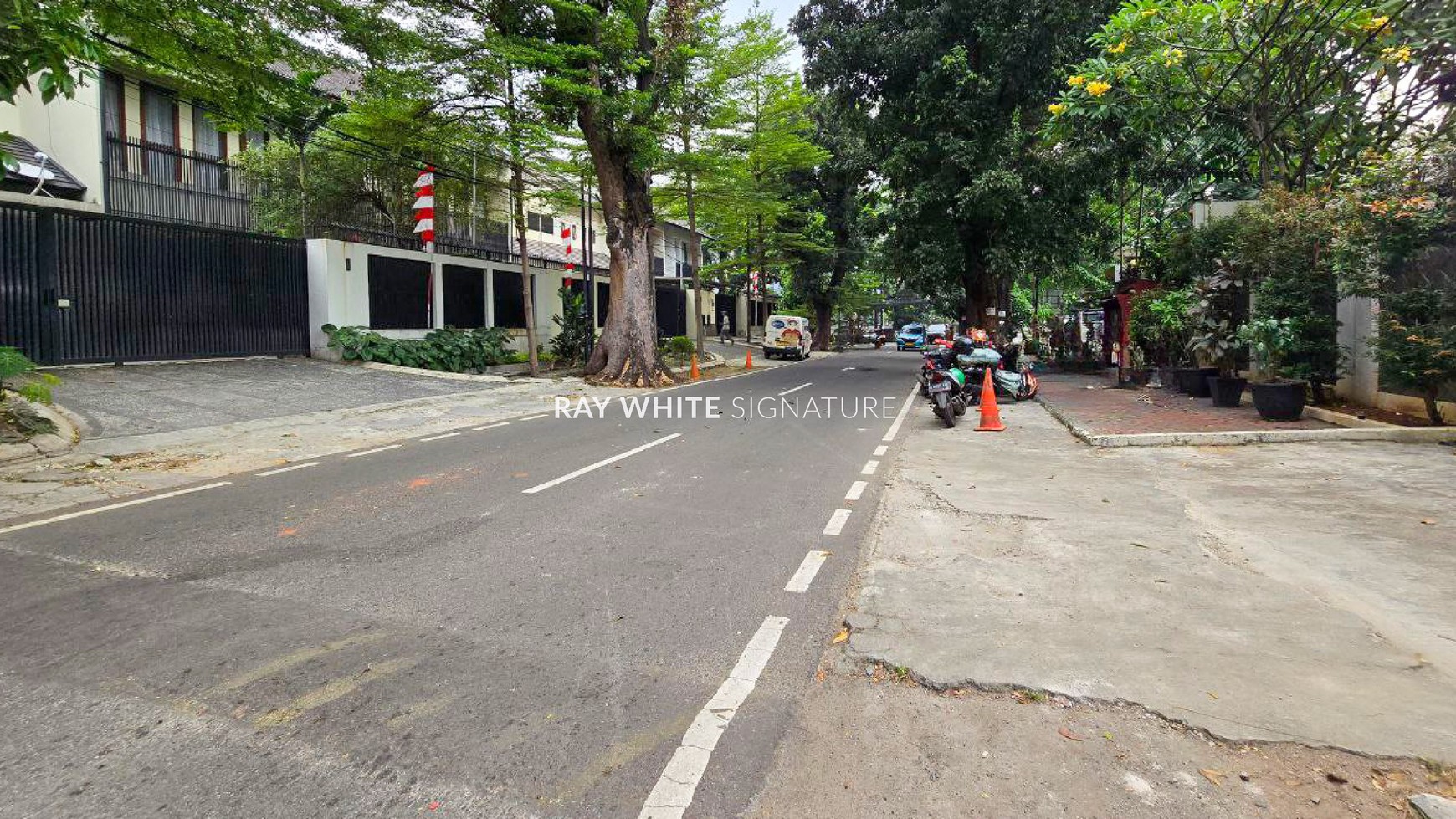 Dijual Bangunan Tempat Usaha Pinggir Jalan Raya Panglima Polim Jakarta Selatan