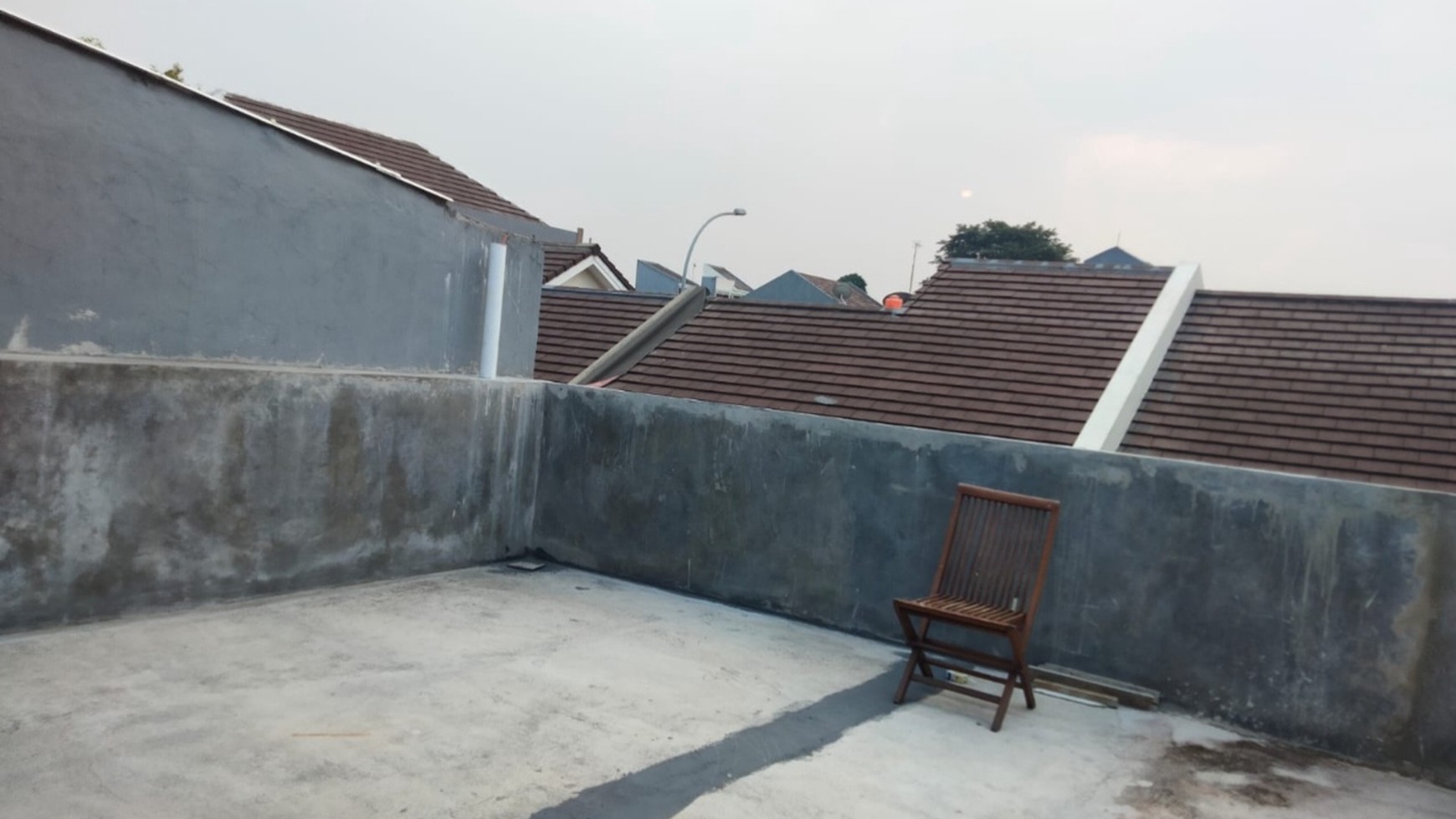 Dijual Ruko Garden House Grand Wisata Bekasi - Ruko Baru di Jalan Utama, Investasi Terbaik!