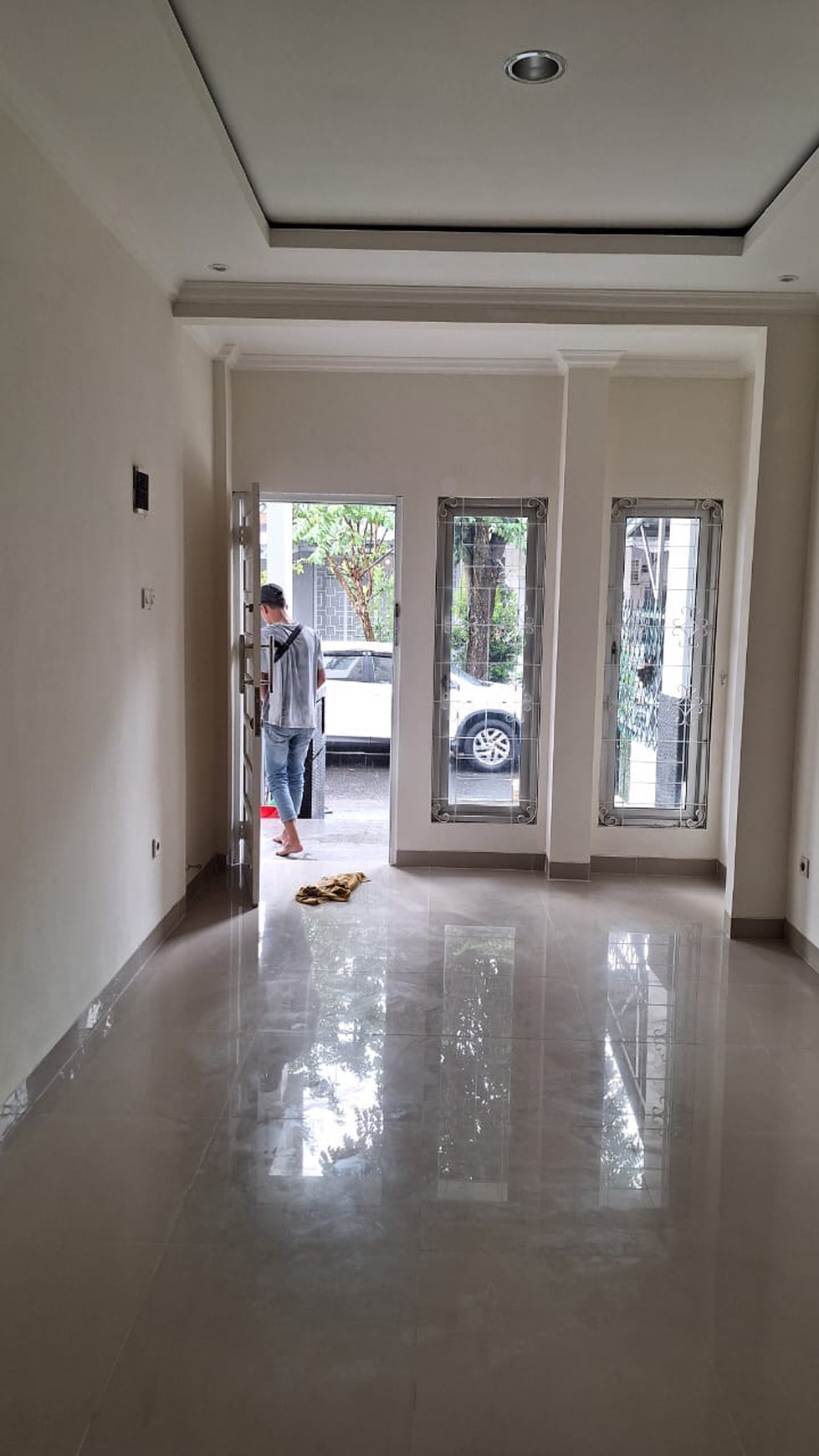 Rumah Siap Huni dengan Desain Minimalis Modern dan Asri @Bintaro