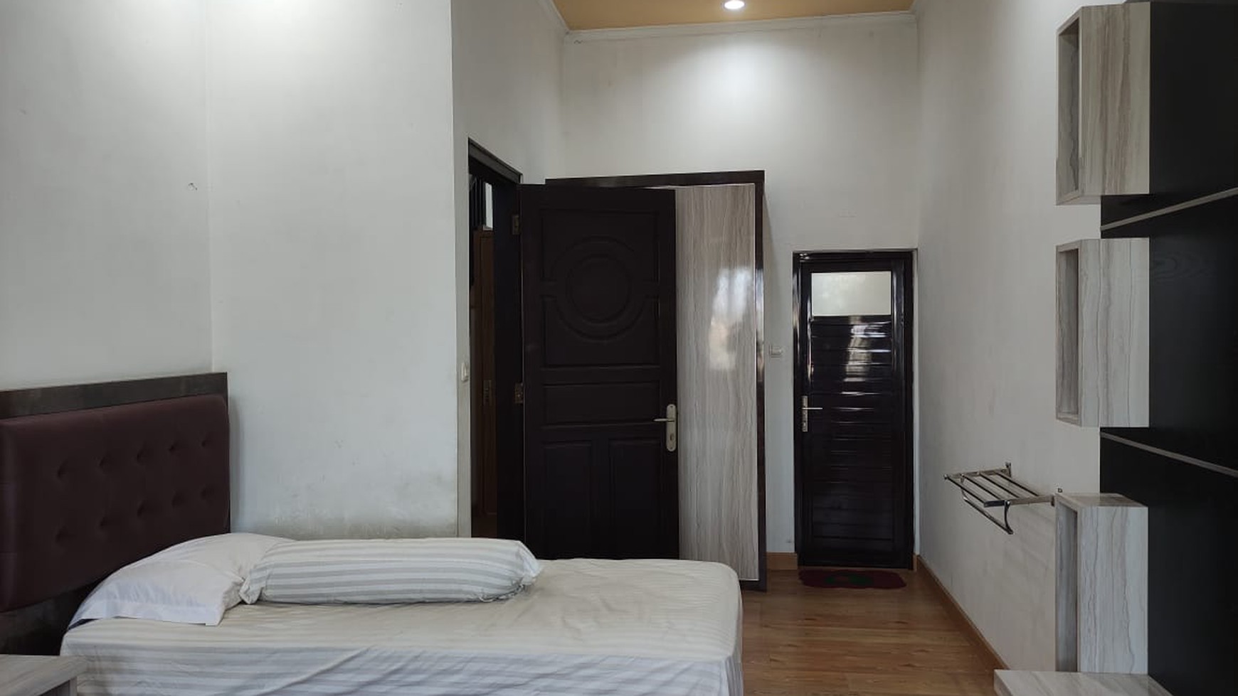 Rumah mewah furnished di Jl pesantren - Cimahi Utara